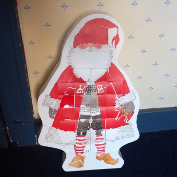 Santa Claus is jogging to town
